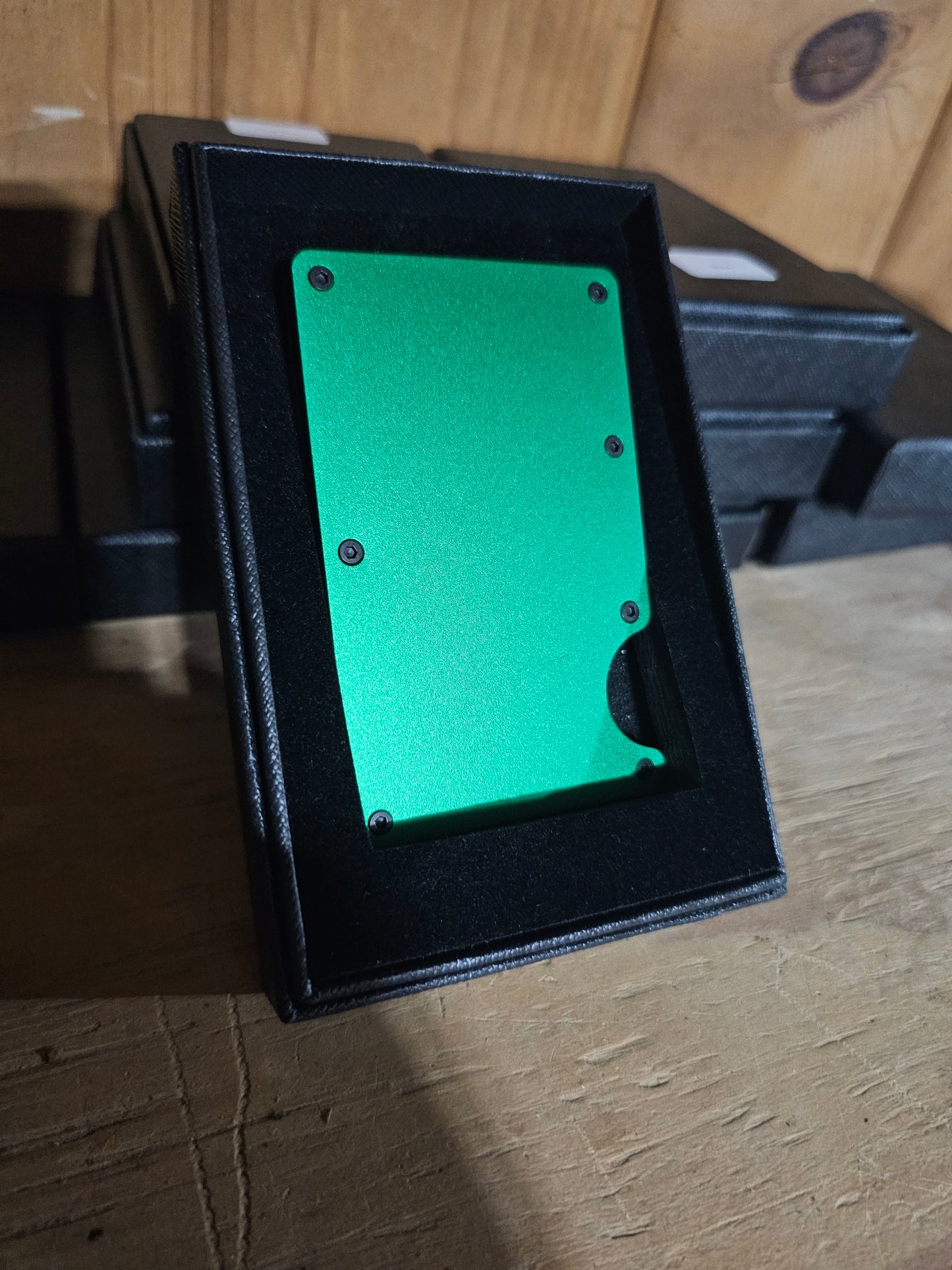 Minimalist Wallet – Sleek, Smart, and Unisex